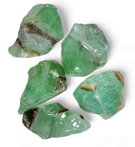 Calcite Emerald Green Crystals Mexico 140.2 grams - Picture 1 of 1