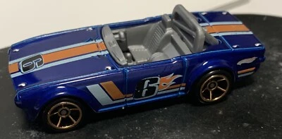 Triumph TR6 2011 Hot Wheels Faster Than Ever azul perdido Foto 1 de 4