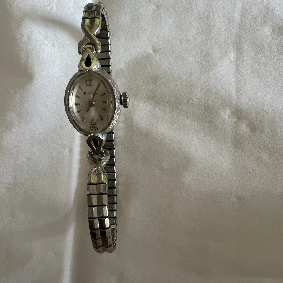 Vintage Bulova L9 10k Rolled Gold Plate Women's Watch - Image 1 of 4
