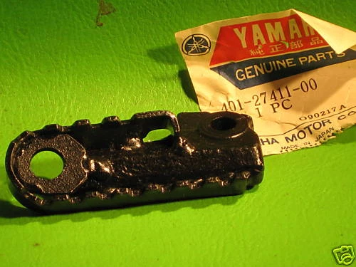 YAMAHA YZ125 MX175 MX125 MX100 LEFT FOOTREST NOS OEM - Image 1 of 1