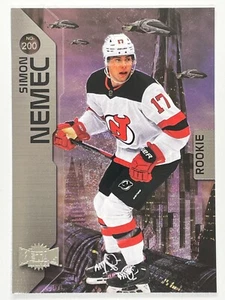 2023-24 METAL UNIVERSE Simon Nemec #200 Rookie New Jersey - Bild 1 von 2