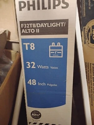 (2) Philips F32T8/DAYLIGHT ALTO II 32W 4ft Fluorescent Bulbs. New - Image 1 of 3