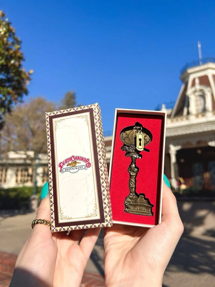 Disney Clé Limitée Plaza Gardens Restaurant Disneyland Paris