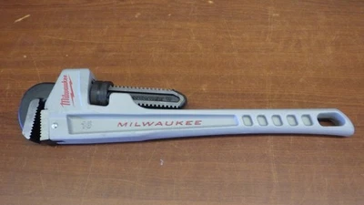 Milwaukee 18" Aluminum Pipe Wrench 48-22-7 (TDY029045) - Image 1 of 4