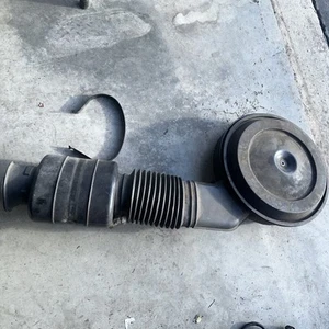 1988 1994 CHEVROLET C/K 1500 2500 SILVERADO BLAZER AIR CLEANER FILTER ASSEMBLY - Picture 1 of 5