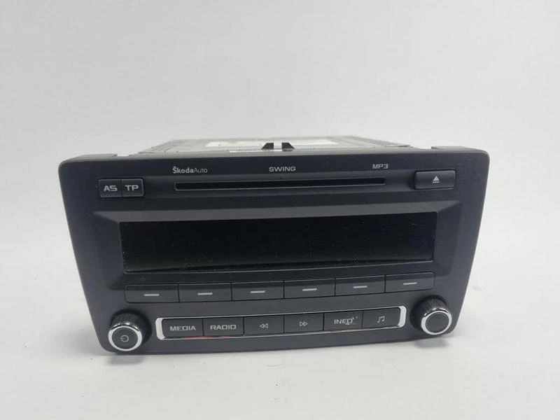 Radio/CD SKODA Octavia II Kombi 1.2 TSI - 1Z0035161M - Bild 1 von 4