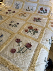 COTTAGE Grannycore QUILT Crocheted Flowers EMBROIDERY LACE & 2 SHAMS 112" x 112" - Picture 1 of 24