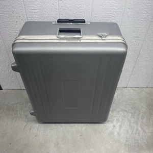 Thermodyne - Custodia rigida per transito con coperchio incernierato 27x22 custodia con ruote made in USA - Foto 1 di 10