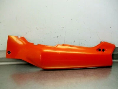 Cubierta de cuadro carenado trasero izquierdo Suzuki GSXR1100 1995 47211-46E00 Foto 1 de 4