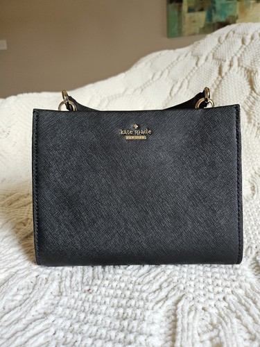 Kate Spade Cameron Street Sarah piccola borsa a tracolla nera in pelle saffiano