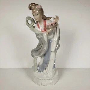 Toyo Japan Vintage White Porcelain/China Lady Figurine - Picture 1 of 6