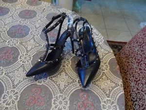 Zapatos de salón Valentino Garavani Rockstud de cuero negro con correa al tobillo talla 39 1/2B - Imagen 1 de 24
