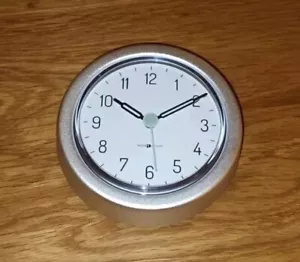 Badezimmer Uhr Duschuhr wasserfest mDesign Saugnapf Baduhr Deko Inter Design Neu - Bild 1 von 3