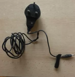 Original Genuine Nokia ACP-12X UK Wall Charger 3.5mm Pin 1100 2300 3310 3510 - Picture 1 of 1