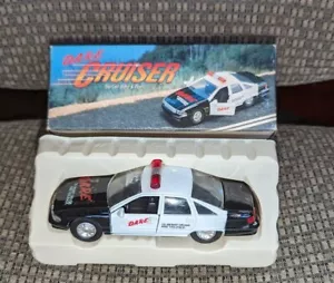 NUEVO DE LOTE ANTIGUO/EN CAJA RARO D.A.R.E. "Crucero de policía de juguete diecast/plástico/Chevy Caprice 5,5" - Imagen 1 de 10