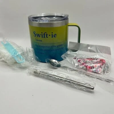 Taza Vaso Swiftie con Tapa, Pajita, Cuchara y Pulsera - Abanico Taylor Swift Foto 1 de 4