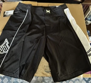 Tapout White Black MMA Fight Shorts Size 40 NWT - Picture 1 of 4