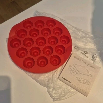 Tupperware Silikonform Backform Mini Gugelhupf In Rot  Neu OVP - Bild 1 von 2