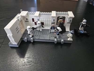 LEGO Boarding The Tantive IV 75387 Star Wars Complete With Bonus R2-D2 - Image 1 of 4