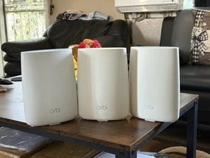 NETGEAR Orbi Home Mesh WiFi Tri-band AC3000 *AS IS* Read - Afbeelding 1 van 1