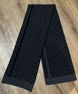 Bufanda MICHAEL KORS para mujer negra/gris monograma MK firma usada talla única Foto 1 de 2