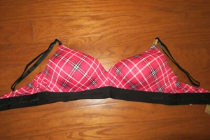38C 💖 PINK 💖 Victoria's Secret 💖 PUSH UP NO Wire FREE Soft BRA CHRISTMAS NWT - Picture 1 of 5