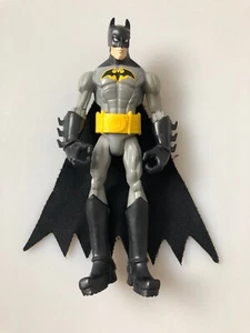 Batman Power Attack Mission Battle Guuntlet Batman Figura 6" grigio nero x2295 - Foto 1 di 12