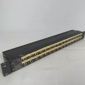 Tascam PB-32H Supporto rack 32 porte da 1/4" a RCA Patch Bay. Made In Japan. Ottimo - Foto 1 di 8