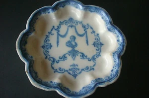 913-Drageoir Faience De Moustiers XVIIIth Decor Berain Blue - Picture 1 of 8