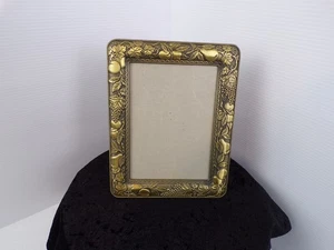 Sello Fruta en Relieve Latón Antiguo Vid Peras Melocotones Marco Pesado 5x7 - Imagen 1 de 7