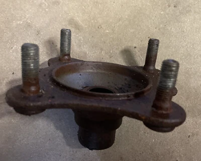 OEM  Honda Foreman 400/450 Rancher 350/400 Rear Wheel Axle Hub 42620-HN0-670 - Image 1 of 4