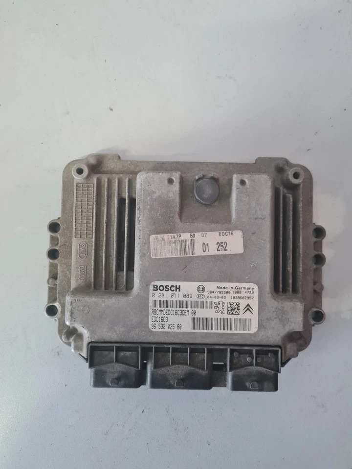 Centralina motore PSA Bosch 0281011089 EDC16C3 (16) - Immagine 1 di 1