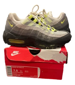 204) Nike Air Max 95 307960-002 Neon Volt Grey Black White Womens Size 7.5 - Picture 1 of 6