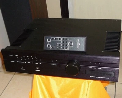 Amplificatore integrato   Bryston B100 SST, black con telecomando Br1,anno 2014 - Immagine 1 di 4