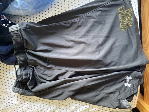 Wichita State Basketball Team Issued Shorts Mens M Under Armour Cover