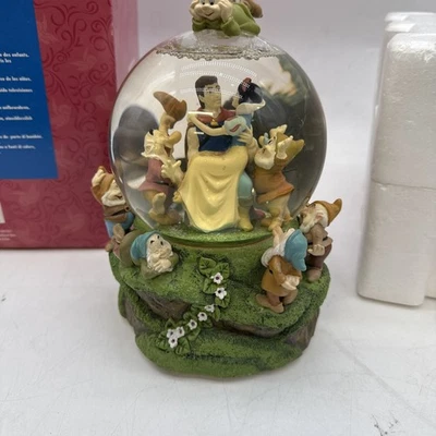 Globo de nieve Disney Blancanieves siete enanitos. Wind Up! Hermosa melodía! Foto 1 de 4