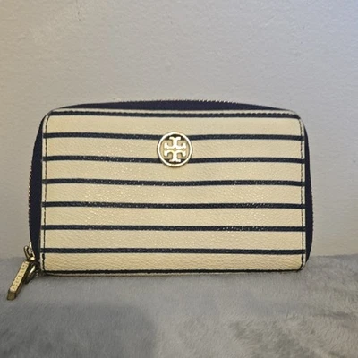 Cartera continental pequeña a rayas Tory Burch Robinson flota azul marino y blanco Foto 1 de 4