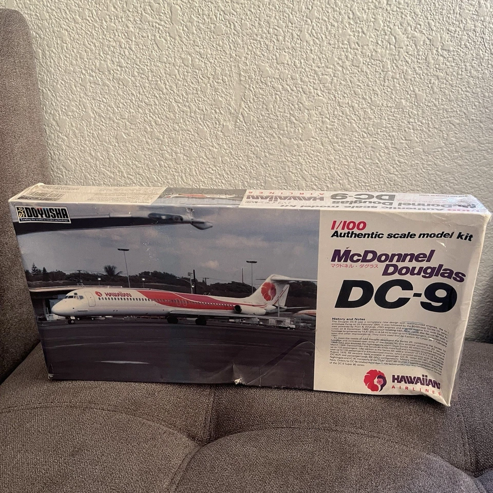 Doyusha 1/100 100-D9 McDonnell Douglas DC-9 Hawaiian Model Kit