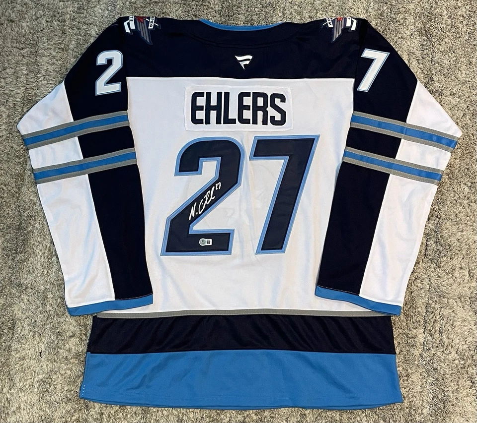 Camiseta deportiva firmada por Nikolaj Ehlers Winnipeg Jets Beckett certificado de autenticidad Foto 1 de 2