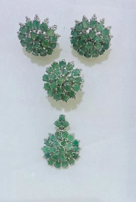 Solid Silver 925 Shaped Flower Pendant Ring  & Earring With Natural Emerald 20.2 - Image 1 of 4