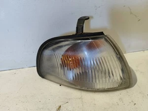 Subaru Legacy 1997 front turn indicator light 21020579 GMV4918 - Picture 1 of 3