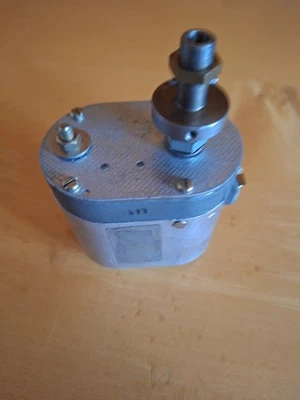 SWF 402.266 Wischermotor  24 V GETRIEBEMOTOR NEU KONZIPIERT - Bild 1 von 4