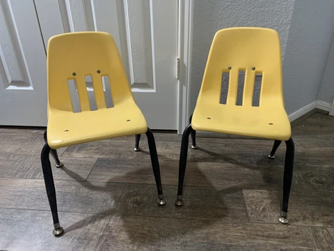 VTG VIRCO Yellow Children’s  Hard Plastic School Chair Lot Of 2 Cover