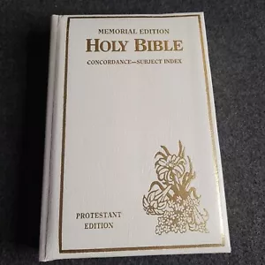 Vtg 1976 Holy Bible Memorial Protestant Edition Concordance-Subject Index. Illus - Picture 1 of 7