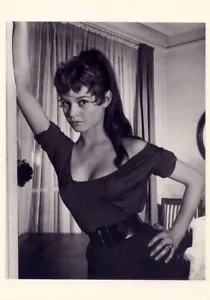 Brigitte Bardot 1950•Foto por Philippe Halsman POSTAL Nueva - Imagen 1 de 1