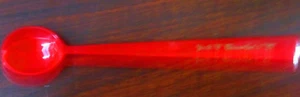 Cuchara roja Swizzle de Jack & Charlie's "21" - Imagen 1 de 4