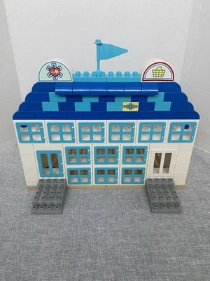 Lego Duplo Tienda Comestibles Y Hospital Gran Lote de 2 Pisos Conjunto NUEVO Foto 1 de 4