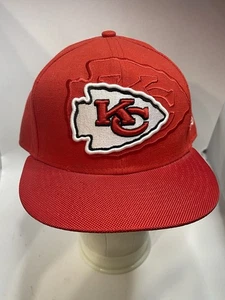 Usado en excelente estado KC Kansas City Chiefs New Era 59fifty Gorra Ajustada Talla 7 5/8 Rojo/Amarillo - Imagen 1 de 8