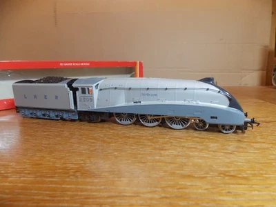 HORNBY R312 LNER A4 CLASS 4-6-2 LOCO No 2509 SILVER LINK in LNER Silver Livery - Image 1 of 4