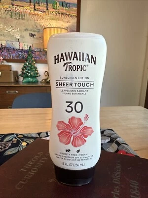 Loción bronceada Hawaiian Tropic 8 oz Sheer Touch Ultra Radiance FPS 30 Foto 1 de 4